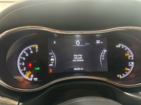 Used 2017 Jeep Grand Cherokee Overland AWD/4WD image 23