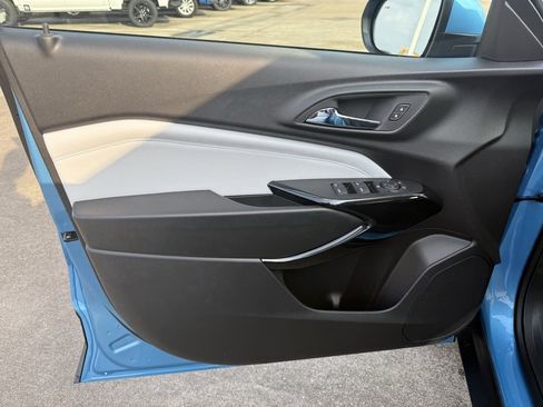 New 2026 Chevrolet Trax LT w/ Sunroof Package image 19