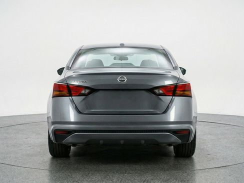 Used 2025 Nissan Altima 2.5 SV image 7