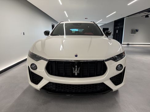 Used 2019 Maserati Levante S GranSport AWD/4WD image 7