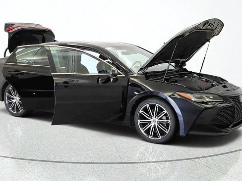 Used 2019 Toyota Avalon Touring w/ Advanced Safety Package FWD image 11