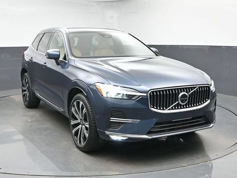 Used 2023 Volvo XC60 B5 Ultimate w/ Climate Package AWD/4WD image 2