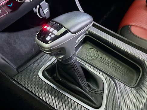 Used 2017 Dodge Charger SXT w/ Premium Group image 18