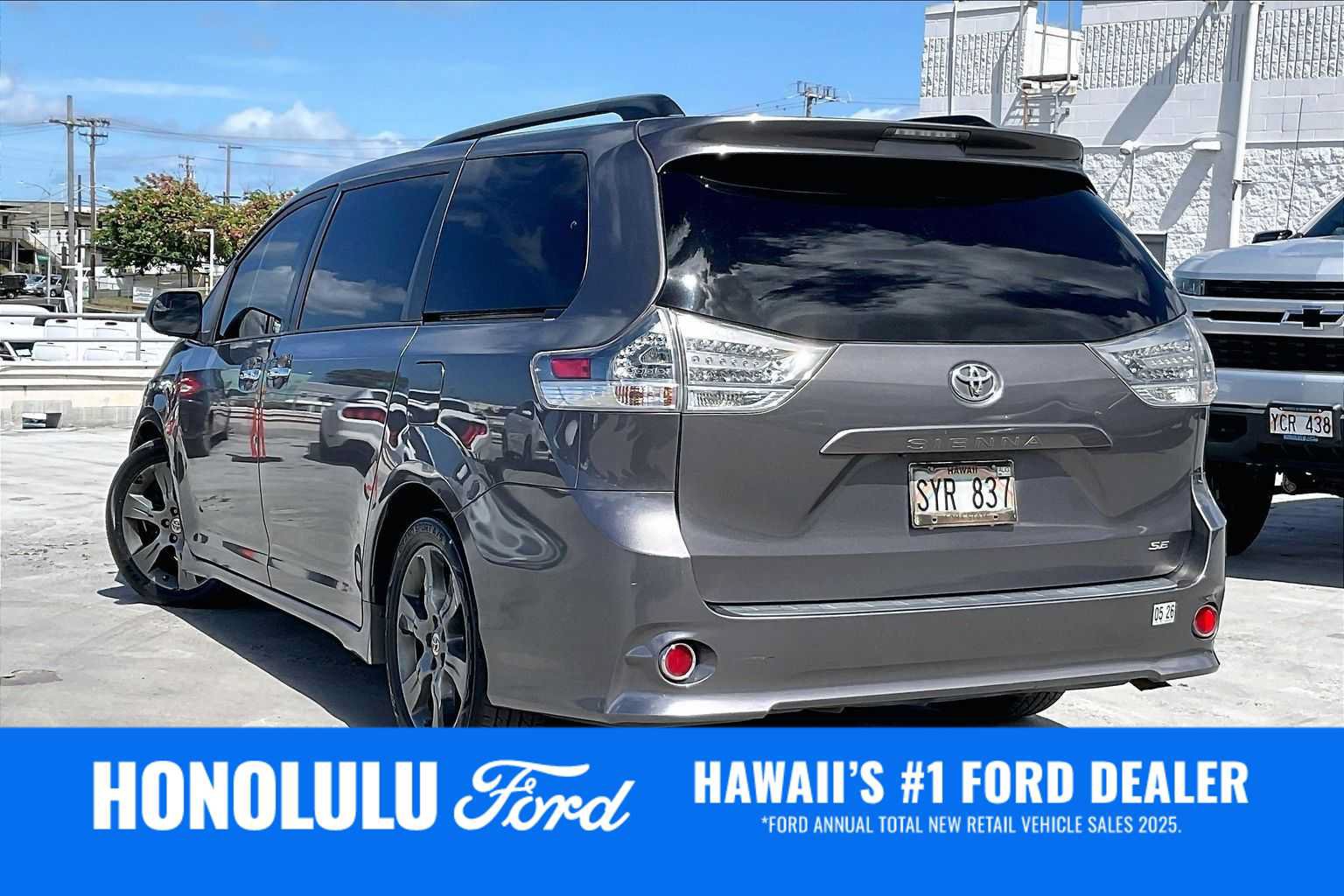 Used 2016 Toyota Sienna SE FWD image 4