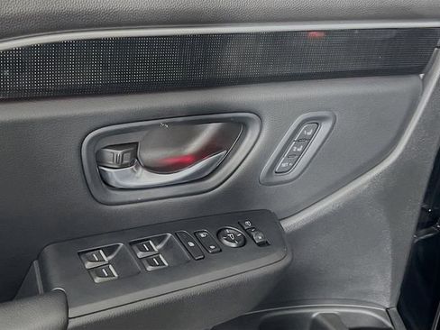 Used 2025 Honda Pilot Black Edition image 11