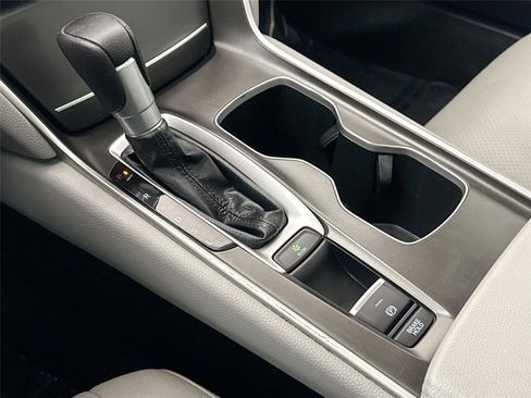 Used 2019 Honda Accord EX image 25