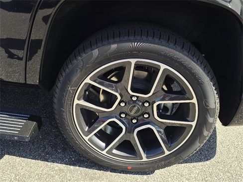 New 2025 Jeep Wagoneer Series III w/ Quick Order Package 25C Super image 8