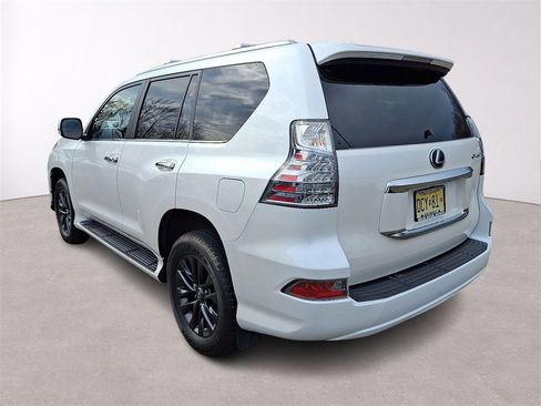Used 2023 Lexus GX 460 Premium w/ Premium Package image 5