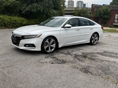 Used 2019 Honda Accord Touring image 1