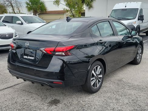 Used 2025 Nissan Versa SV FWD image 7