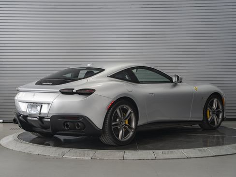 Used 2021 Ferrari Roma RWD image 5