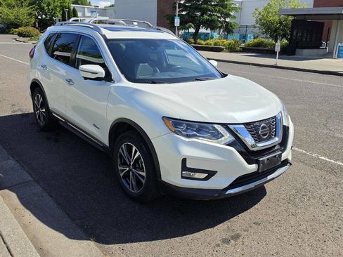 Used 2017 Nissan Rogue SL w/ SL HEV Premium Package AWD/4WD image 3