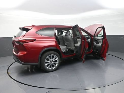 Used 2021 Toyota Highlander Limited AWD/4WD image 44