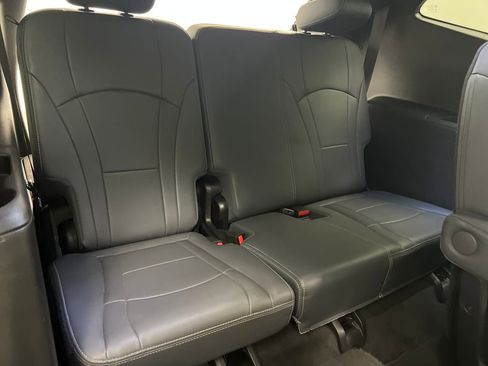 Used 2024 Buick Enclave Premium image 31
