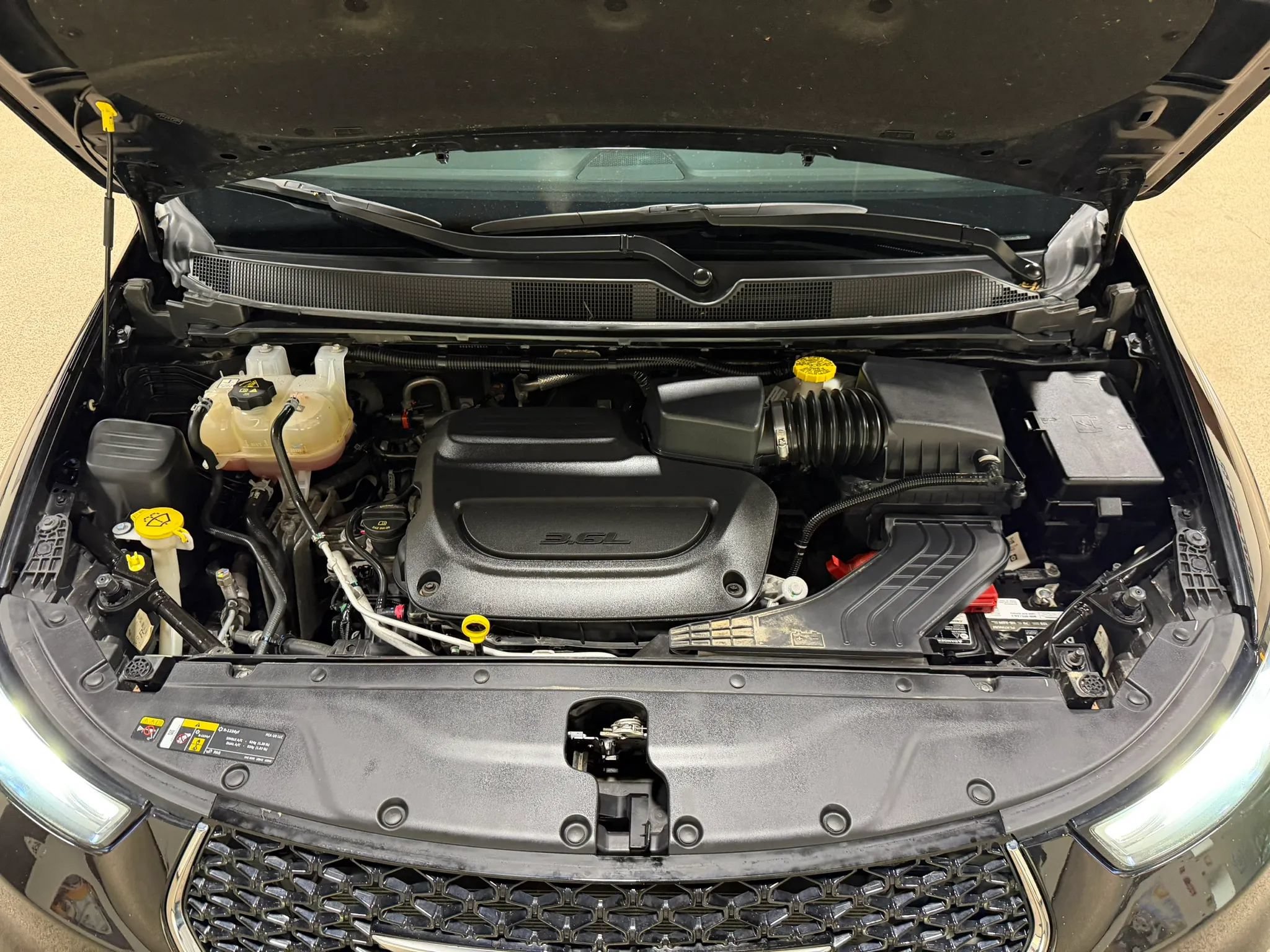 Used 2023 Chrysler Pacifica Touring-L FWD image 54