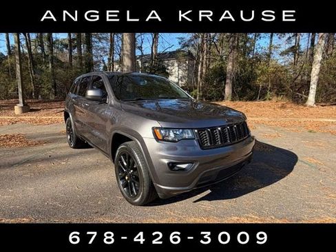 Used 2020 Jeep Grand Cherokee Altitude image 1