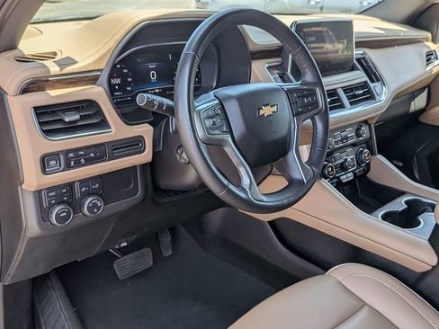 Used 2024 Chevrolet Suburban Premier AWD/4WD image 32