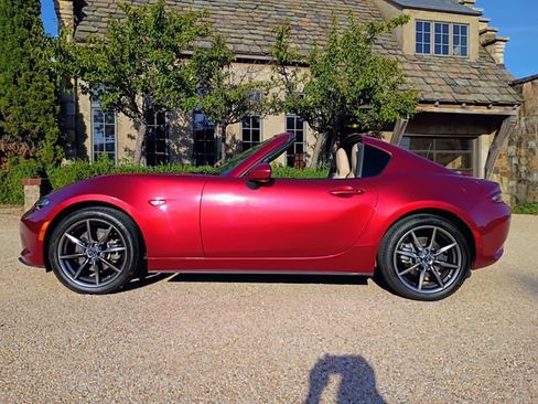 Used 2020 MAZDA MX-5 Miata RF Grand Touring RWD image 11