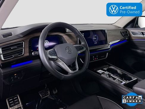 Certified 2025 Volkswagen Atlas SEL Premium R-Line image 9