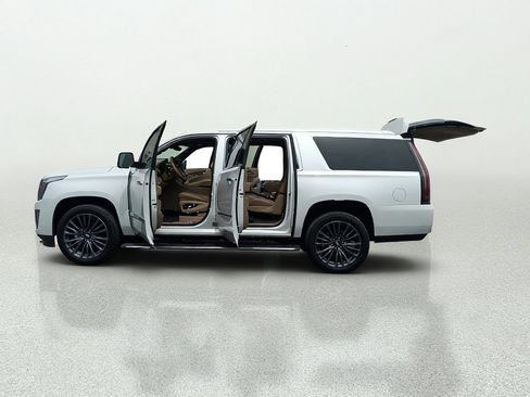 Used 2020 Cadillac Escalade ESV Platinum RWD image 12