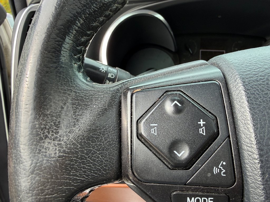 Used 2018 Toyota Sequoia Platinum AWD/4WD image 15