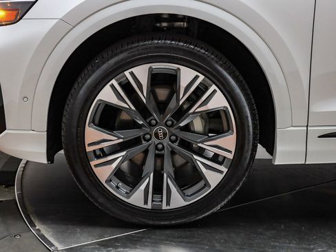 Used 2024 Audi Q8 Premium w/ Black Optic Package image 12