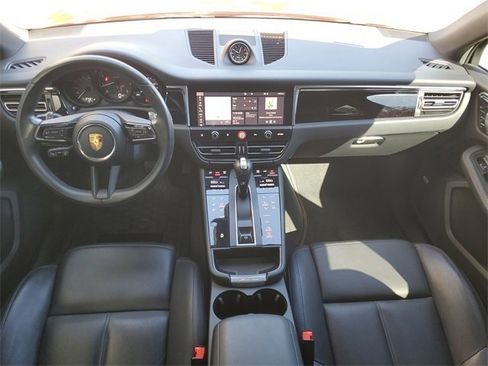 Used 2022 Porsche Macan image 37