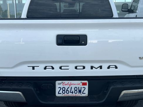 Used 2019 Toyota Tacoma SR5 RWD image 19