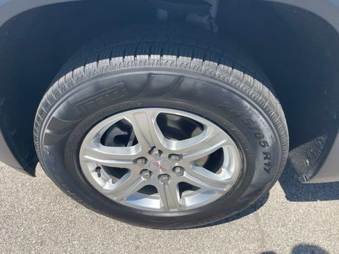 Used 2019 GMC Acadia SLE w/ LPO, Floor Liner Package FWD image 31