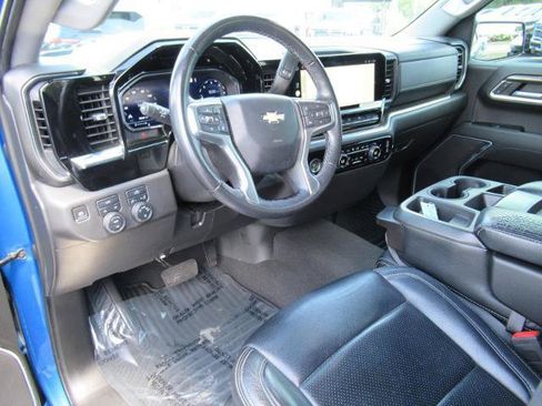 Used 2022 Chevrolet Silverado 1500 LT AWD/4WD image 15