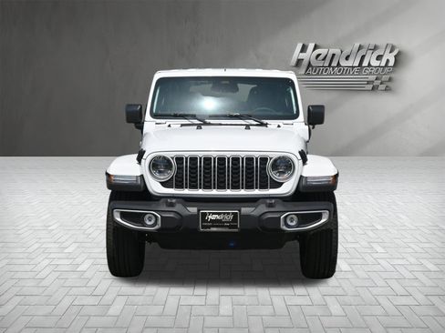 Used 2025 Jeep Wrangler Unlimited Sahara AWD/4WD image 3