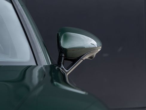 Used 2025 Porsche Panamera image 18