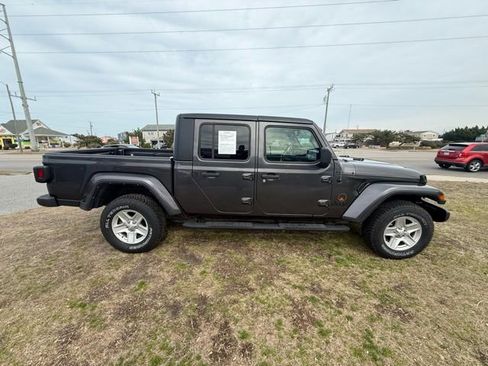 Certified 2022 Jeep Gladiator Sport image 8