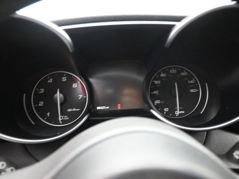 Used 2019 Alfa Romeo Giulia RWD image 11