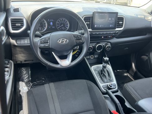 Used 2022 Hyundai Venue SEL FWD image 23
