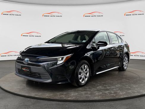Used 2023 Toyota Corolla LE image 1