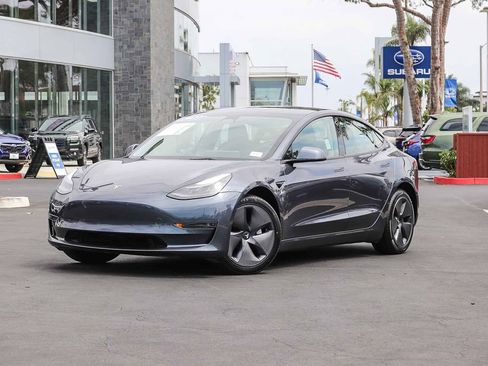 Used 2023 Tesla Model 3 Standard Range RWD image 1