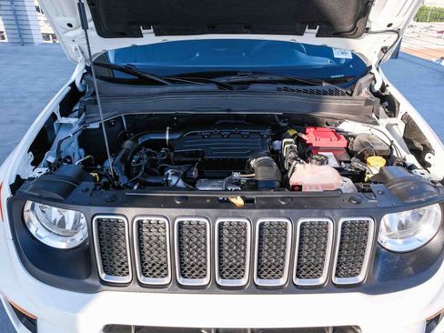 Used 2023 Jeep Renegade Latitude AWD/4WD image 28
