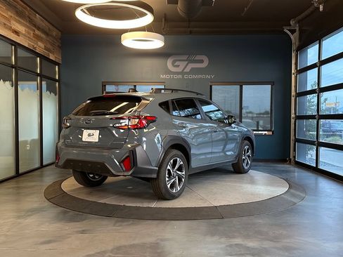 Used 2025 Subaru Crosstrek 2.5i Premium AWD/4WD image 3