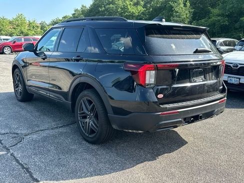 Used 2025 Ford Explorer ST-Line w/ Premium Package AWD/4WD image 4