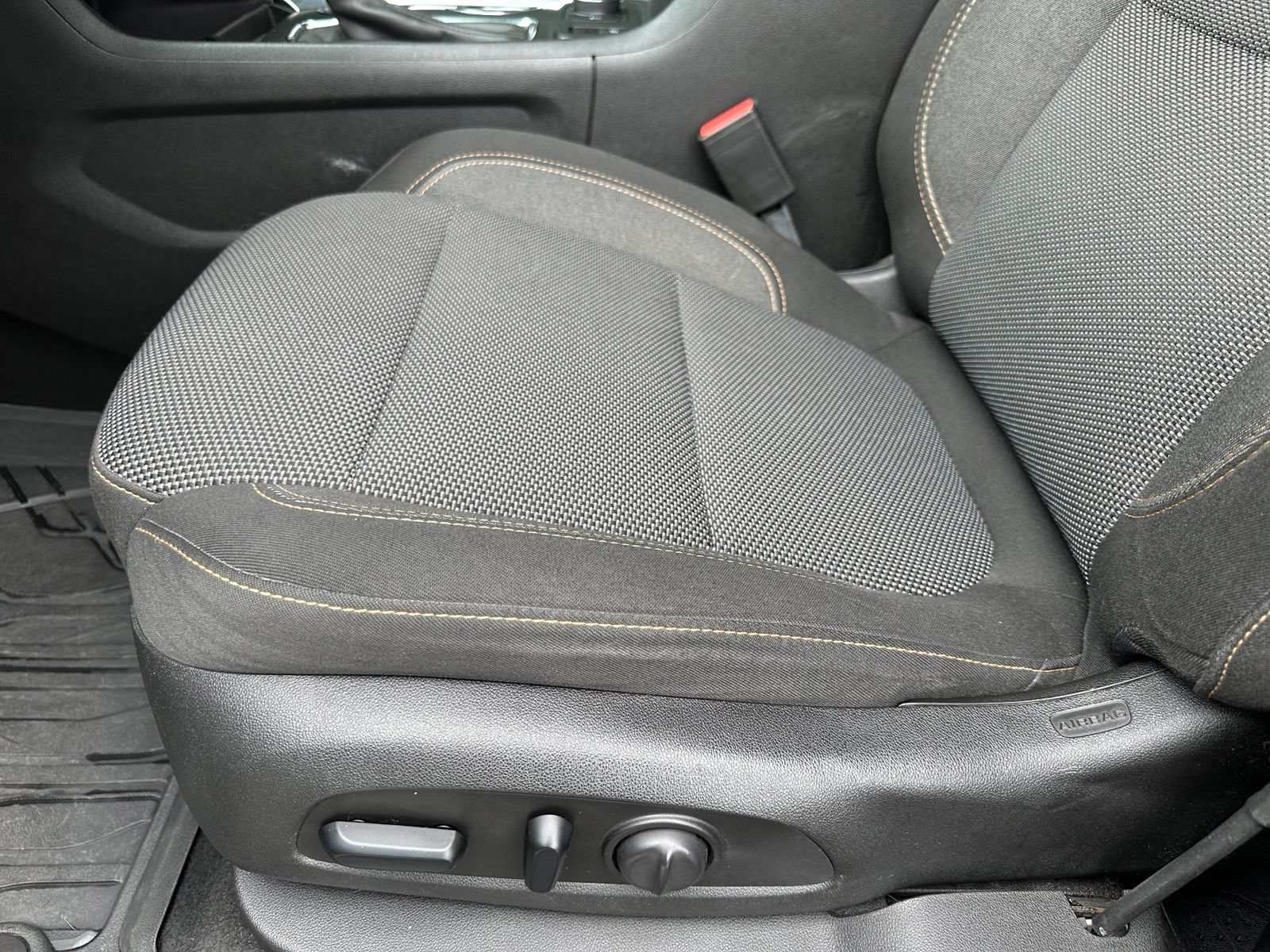Used 2018 Chevrolet Traverse LS AWD/4WD image 17