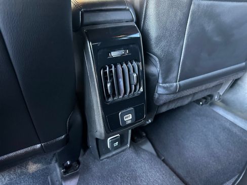 Used 2025 Jeep Compass Latitude AWD/4WD image 18
