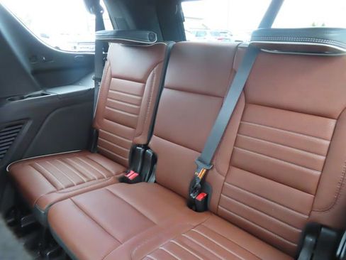 Certified 2024 GMC Yukon Denali Ultimate image 46