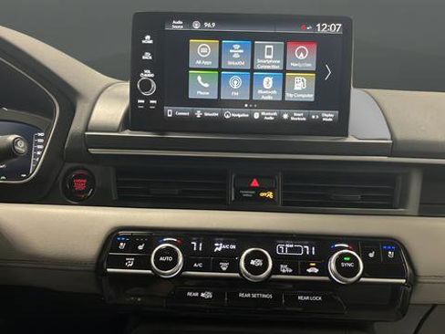 Used 2024 Honda Pilot Elite image 13