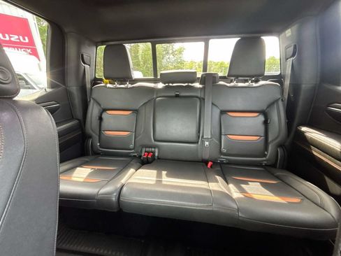 Used 2023 GMC Sierra 1500 AT4 w/ Technology Package AWD/4WD image 11