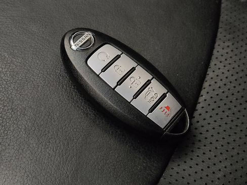 Used 2015 Nissan Pathfinder Platinum AWD/4WD image 32