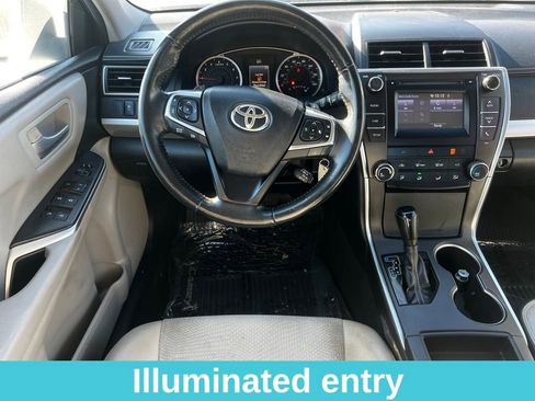 Used 2016 Toyota Camry SE image 22