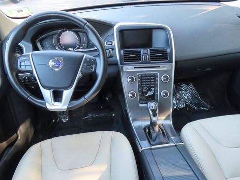 Used 2016 Volvo XC60 T6 w/ Proximity Package AWD/4WD image 15