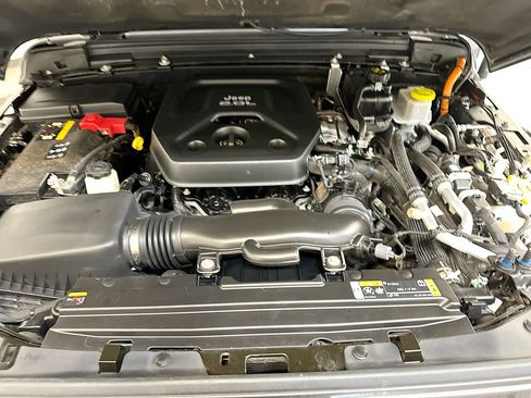 Used 2023 Jeep Wrangler Unlimited Rubicon 4xe image 34