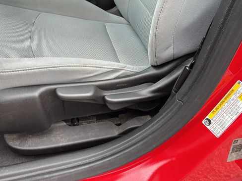 Used 2019 Chevrolet Cruze LS w/ LS Convenience Package FWD image 13